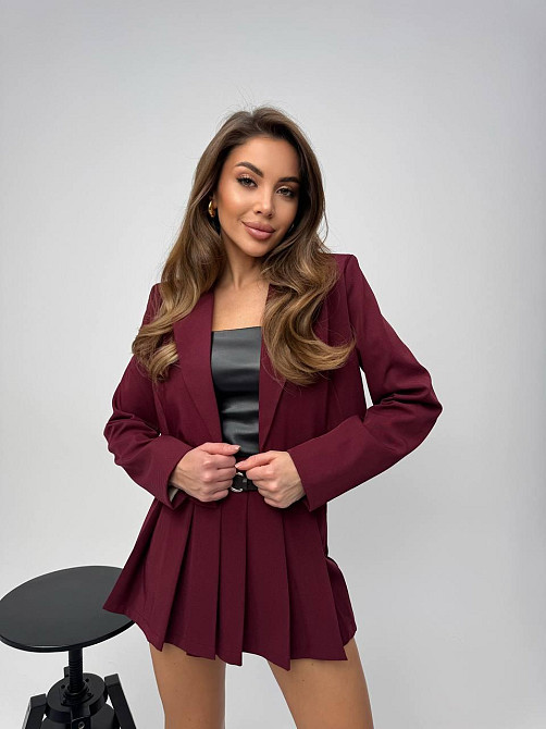 Жіночий класичний трендовий костюм-двійка мадонна + підкладка Марсал, 44 Одеса - фото 1