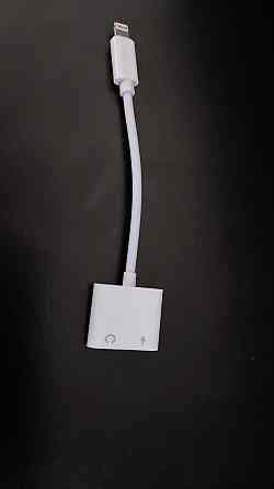 Перехідник розгалужувач Lightning для навушників та зарядки Луцьк