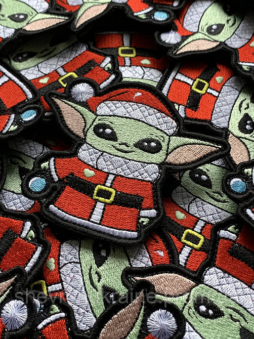 Шеврон новогодний малыш йода (Форма контурная. На липучке) Размер 8x9см Киев - изображение 3
