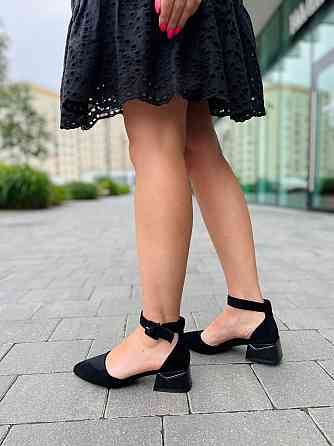 Meideli Чорні босоніжки літні жіночі на низьких підборах із закритим носком, з екозамші MEIDELI Коломыя