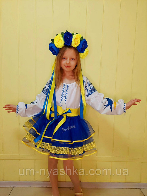 Синьо-жовтий костюм вишиванка "Ластівки-мереживо" Кривий Ріг - фото 3