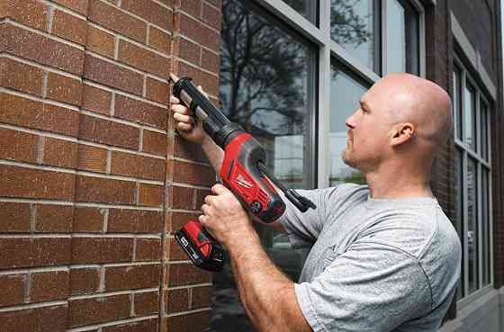 Пістолет для герметиків акумуляторний MILWAUKEE, C18 PCG/310C-201В, 310мл (+тримач картріджа, в сумці для Одеса