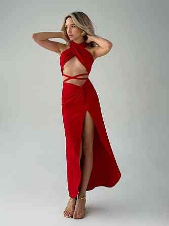 Женский привлекательный костюм двойка: топ-хомут и юбка с разрезом крепдайвинг Красный, 42/44 Одесса
