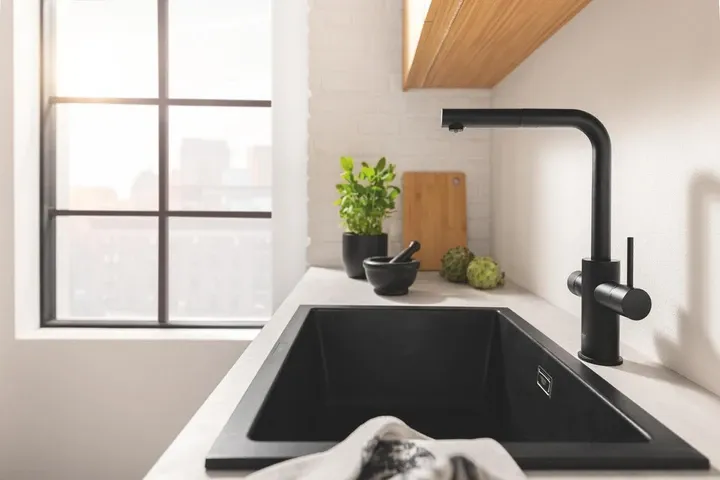 Смеситель для кухни с подключением к фильтру Grohe BLUE PURE MINTA 30590KF0 черный Киев - изображение 7