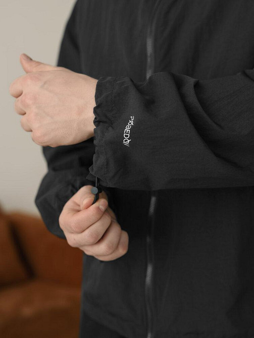 Чоловіча чорна вітрівка. Куртка-вітрівка демісезонна легка з кишенями Pobedov Neon Київ - фото 8