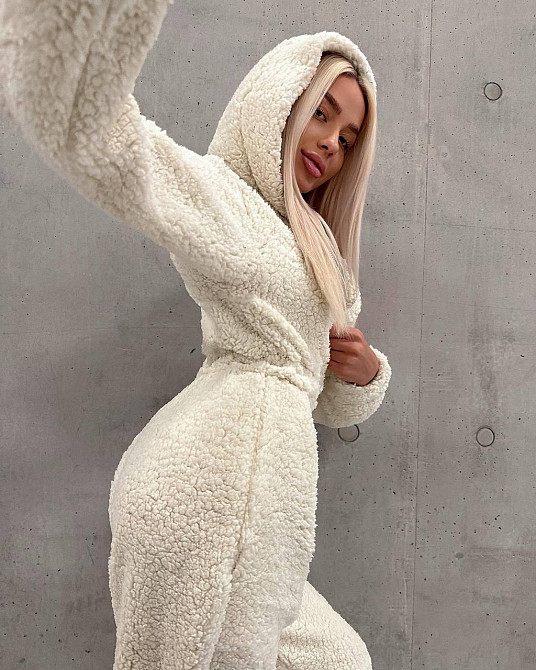 Жіночий теплий затишний комбінезон з капюшоном з хутра тедді Одеса - фото 5