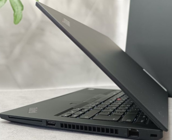 Ноутбук Lenovo Think Pad T495/ Ryzen 5 Pro 3500U / 16/256Gb. IPS / A-клас. Киев - изображение 4