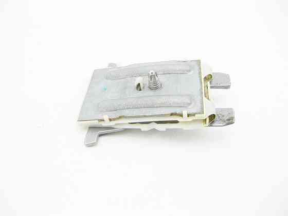 Mercedes-Benz  A2077200111 Утримуюча пластина опускного скла E-Class Coupe C207 E-class Cabriolet A207 CLS C218 CLS Shooting Brake X218 CLA Shooting B Одесса