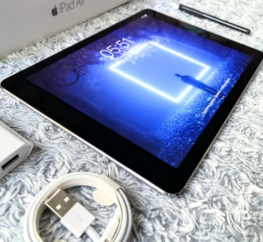 Планшет: iPad Air 2 (64Gb.) Wi-Fi , комплект + подарки ! А1566. Киев - изображение 6
