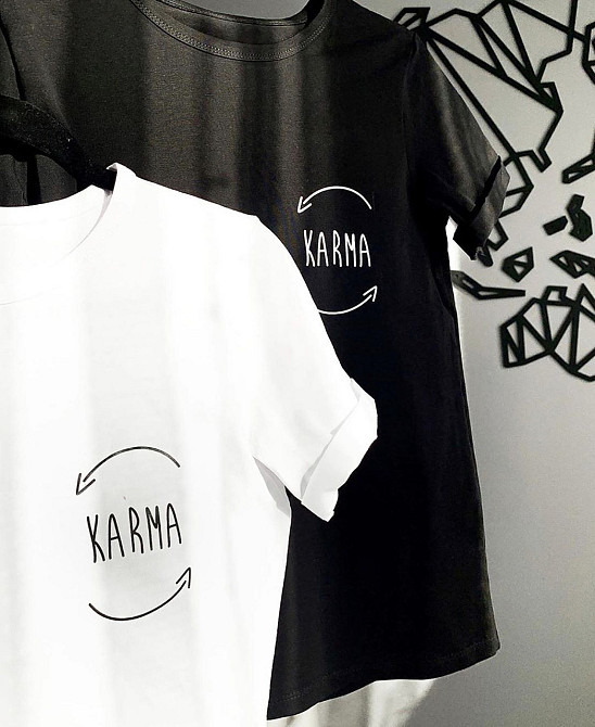 Парные футболки для парня и девушки c надписью KARMA Черновцы - изображение 1
