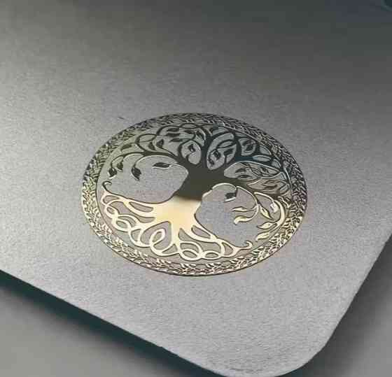 Металева наліпка “Дерево життя” – золота наклейка для телефону та ноутбука Київ