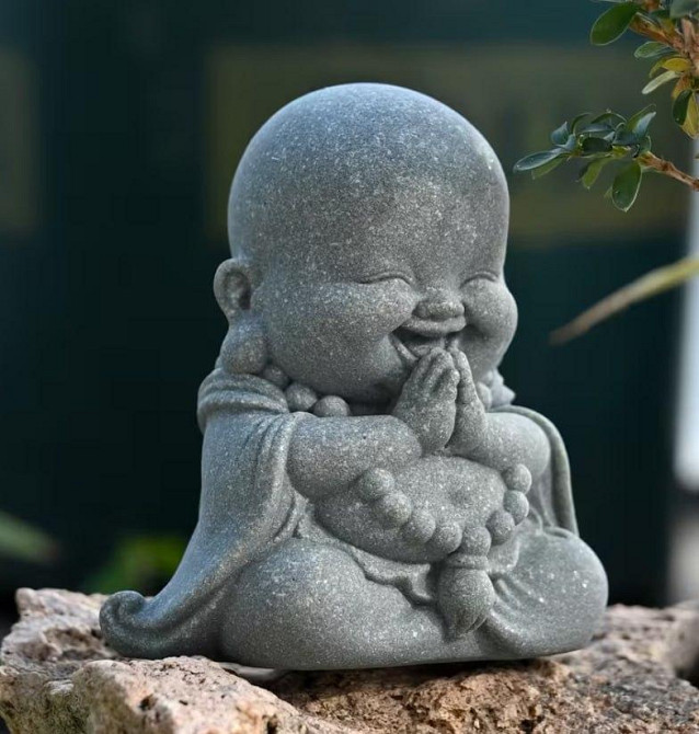 Статуетка монах Будда маленька декоративна фігурка для дому медитації подарунок Київ - фото 1