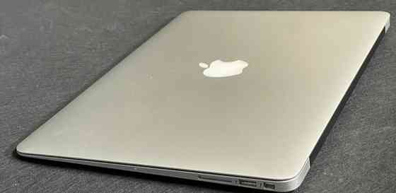 Ноутбук: MacBook Air 13" 2017,i5,8Gb, 128Gb. Київ