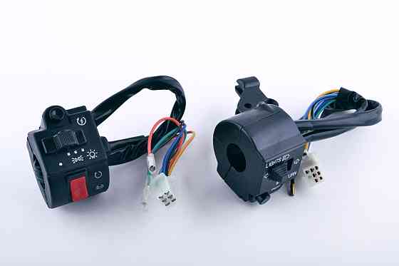 Блоки кнопок керма (пара) CB/CG 125-150 (чорні) KOMATCU Киев