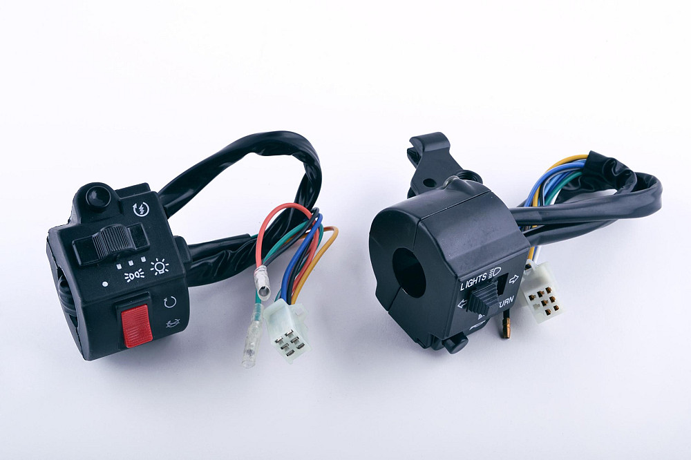 Блоки кнопок керма (пара) CB/CG 125-150 (чорні) KOMATCU Киев - изображение 1