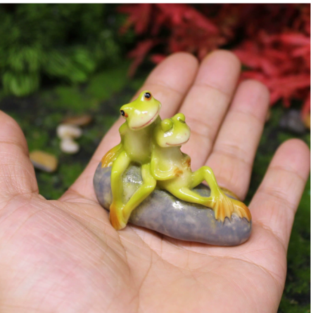 Фигурка Очаровательная парочка жабок 6.3 х 5.2 см из полистоуна для мини-сада и флорариума Одесса