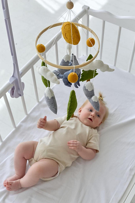 Детский музыкальный мобиль на кроватку для младенцев WoollyFox 