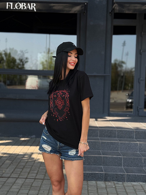 Женская футболка из хлопка 