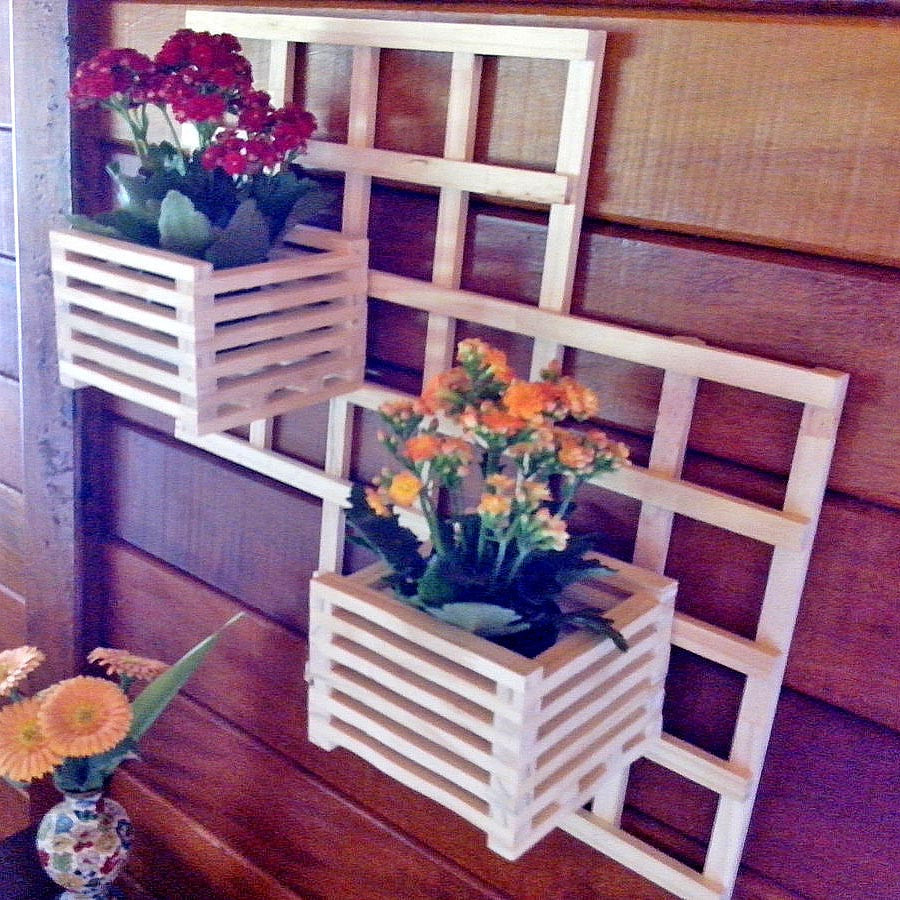 Полка настенная для цветов 