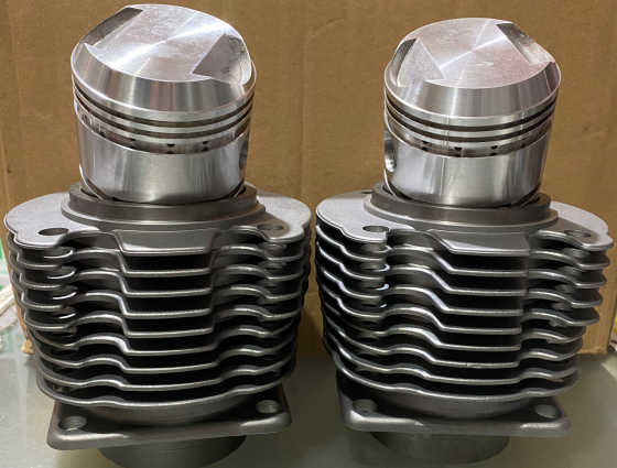 Циліндри з поршнями мотоцикла Мт Мукачево
