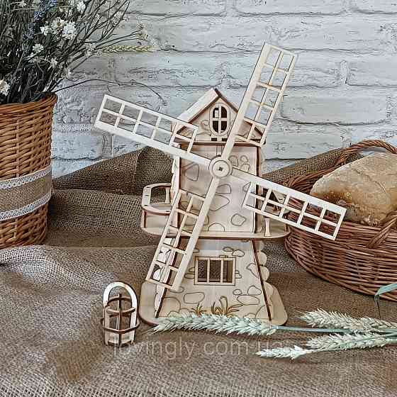 Декоративний дерев'яний млин. Декор для пекарні або кав'ярні. Ірпінь