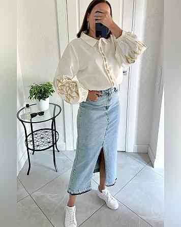 Женская современная праздничная вышиванка-рубашка вышитая золотистыми нитками 80% хлопок, 20% полиэстер. 46 Одесса