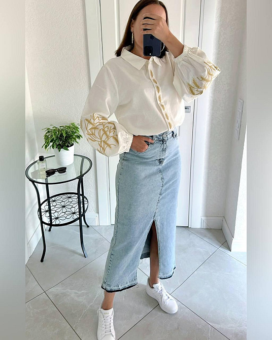 Женская современная праздничная вышиванка-рубашка вышитая золотистыми нитками 80% хлопок, 20% полиэстер. 46 Одесса - изображение 2