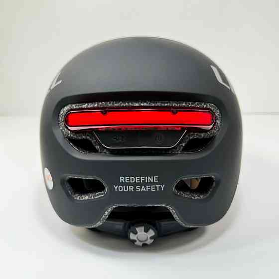 Захисний шолом Livall L23 (M) Dark Night (54-58см), сигнал поворотів та стопів, додаток, зйомний візор (пульт BR80 в комплекті не іде) (LIV-000L23-521 Київ