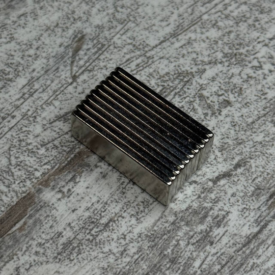 Набір із 10 потужних неодимових магнітів 30x10x2 мм, клас N35 Київ