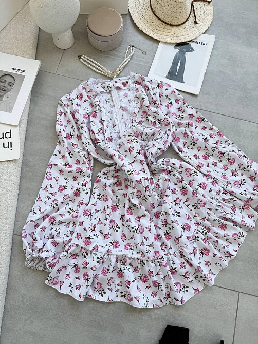 Женское романтичное мини платье в цветочный принт с кружевом софт / штапель 44/46, Розовый Одесса - изображение 4