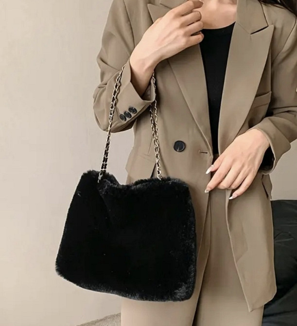 Сумка зі штучного хутра Чорна Сміла - фото 2