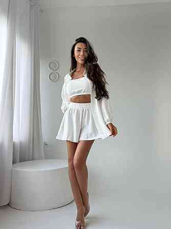 Женский летний прогулочный оверсайз костюм тройка: рубашка топ и шорты американский креп жатка Молочный Одесса