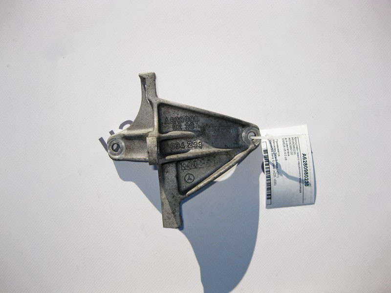 Mercedes-Benz  A6280980230 Кронштейн лівого наддувного повітроводу двигуна OM628 V8 4.0 cdi E-Class W211 S-Class W220 Одесса - изображение 1