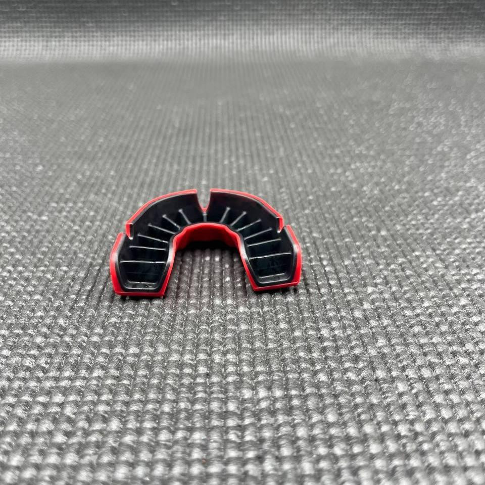 Капа OPRO Silver UFC доросла (вік 11+) Red/Black (ufc.102514002) Кам'янське - фото 8