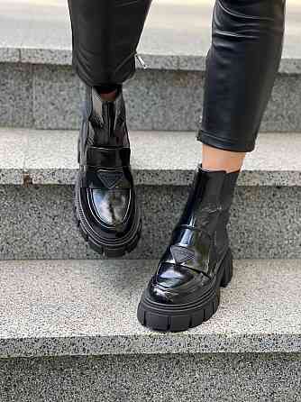 AVALON Ботинки AVALON черные кожаные лакированные зимние 39-41р. (4941) Коломия