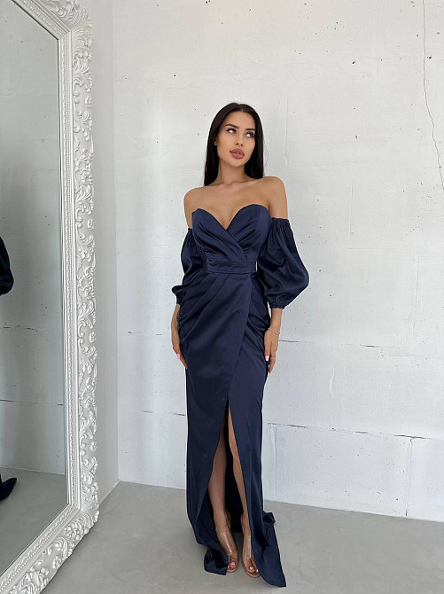 Жіноче розкішне вечірнє плаття зі шлейфом і знімними рукавами з королівського атласу Темно-синій, S Одеса - фото 3