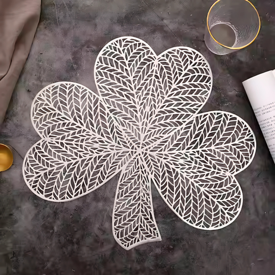 Сервировочная салфетка под горячее фигурная 41х38 см, коврик сервировочный серебристый набор 2 шт Каменец-Подольский