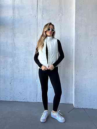 Жіноча тепла жилетка на блискавці плащівка емі на силіконі Одеса