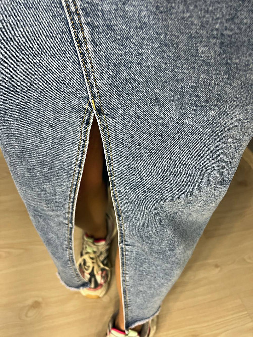 Спідниця жіноча джинсова Moss 502 довга з бахромою розріз попереду стрейчева блакитна, блакитний, 26, 26, 72 см, 97 см Київ - фото 6