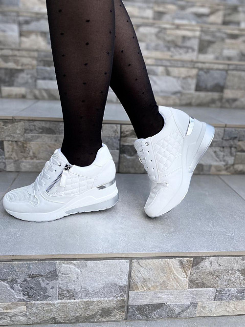 Stilli Снікерси жіночі STILLI білі еко-шкіра платформа 37р. (106-2) Коломыя - изображение 2