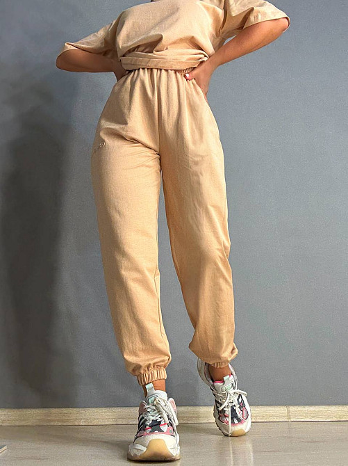 Костюм женский CAPPITONE 101213 футболка оверсайз и брюки джоггеры с надписью бежевый, бежевый, M Киев - изображение 17