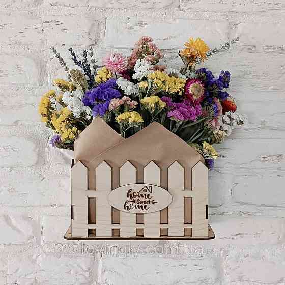 Композиция из сухоцветов в кашпо 