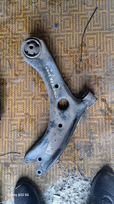 Передній правий ричаг на Kia Sportage 2016–2021 Київ - фото 1