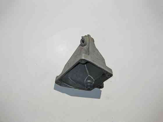 Mercedes-Benz  A2722231604 Кронштейн опори двигуна правий M272 V6 2.5 3.0 3.5л M273 V8 5.5л E-Class W211 Одесса