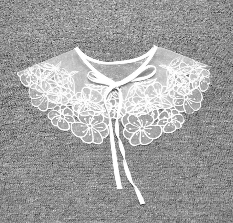 Воротник накладной белый Цветочки Киев - изображение 1