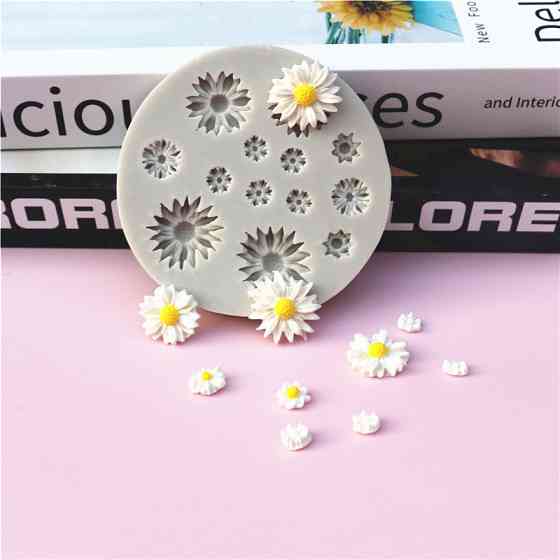 Молд силіконовий Ромашки 81 мм сірий Київ