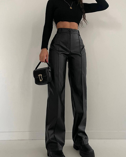 Женские базовые брюки на высокой посадке из эко-кожи Одесса - изображение 3