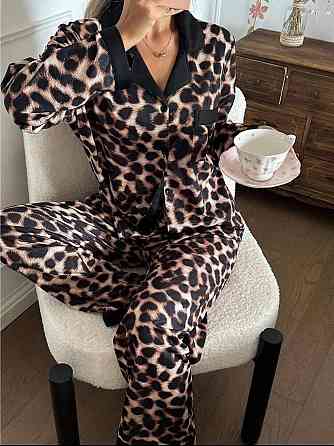 Женская леопардовая пижама двойка: рубашка и штаны софт шелк Одесса