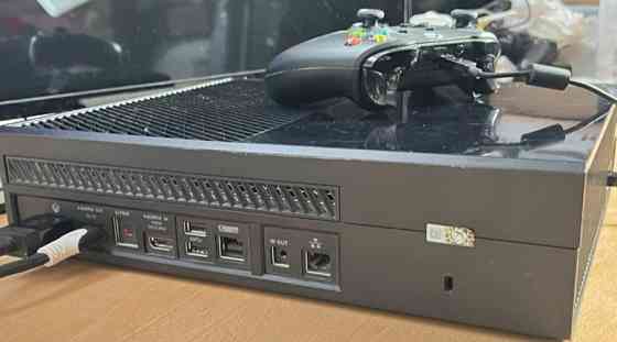 Консоль Xbox One 500 ГБ / Геймпад / Повністю робоча Киев