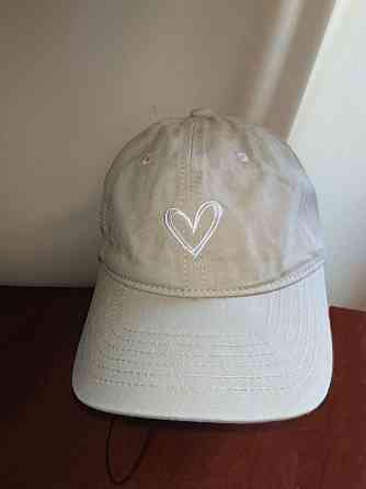 Бейсболка з вишивкою "Серце" Молочний Харків